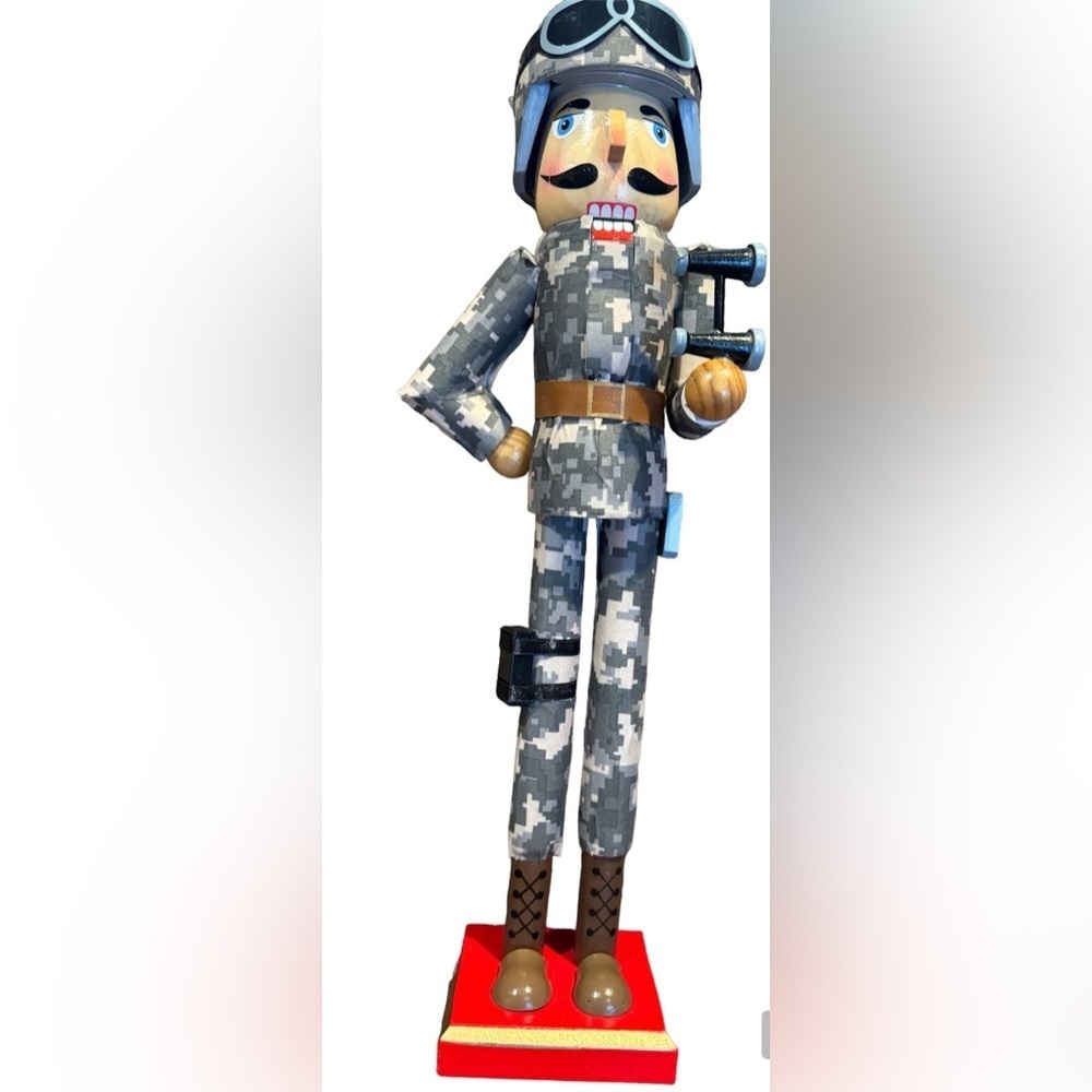 Ashland Nut Cracker Army Soldier